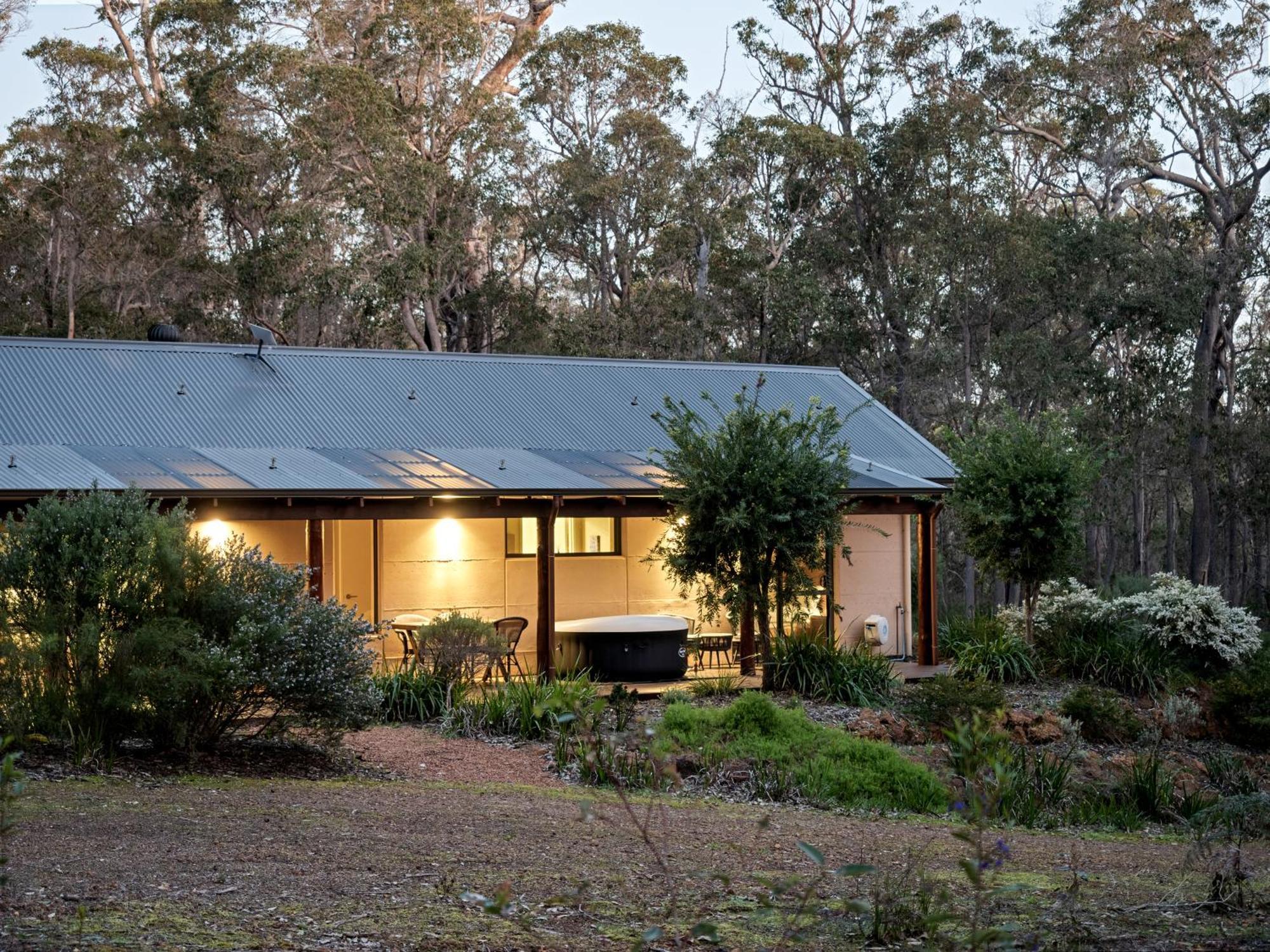 Jarrah Grove Forest Retreat - Adults Only Luxury Chalet Rosa Glen Exterior photo